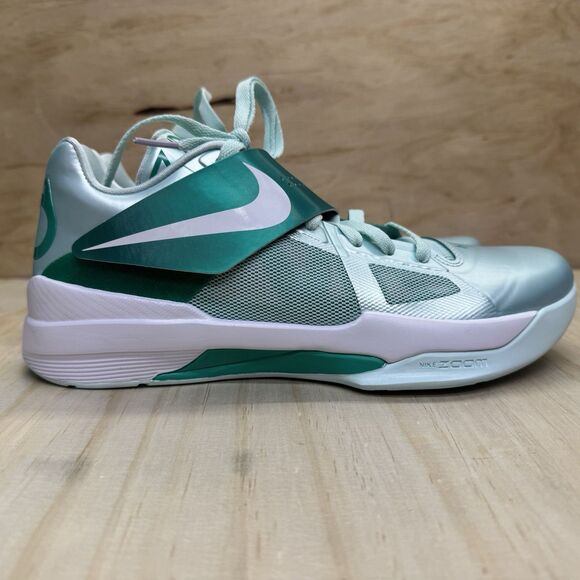 Athletic_Shoes